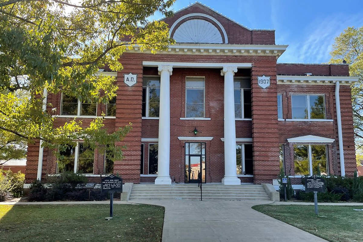 Explore Little River County